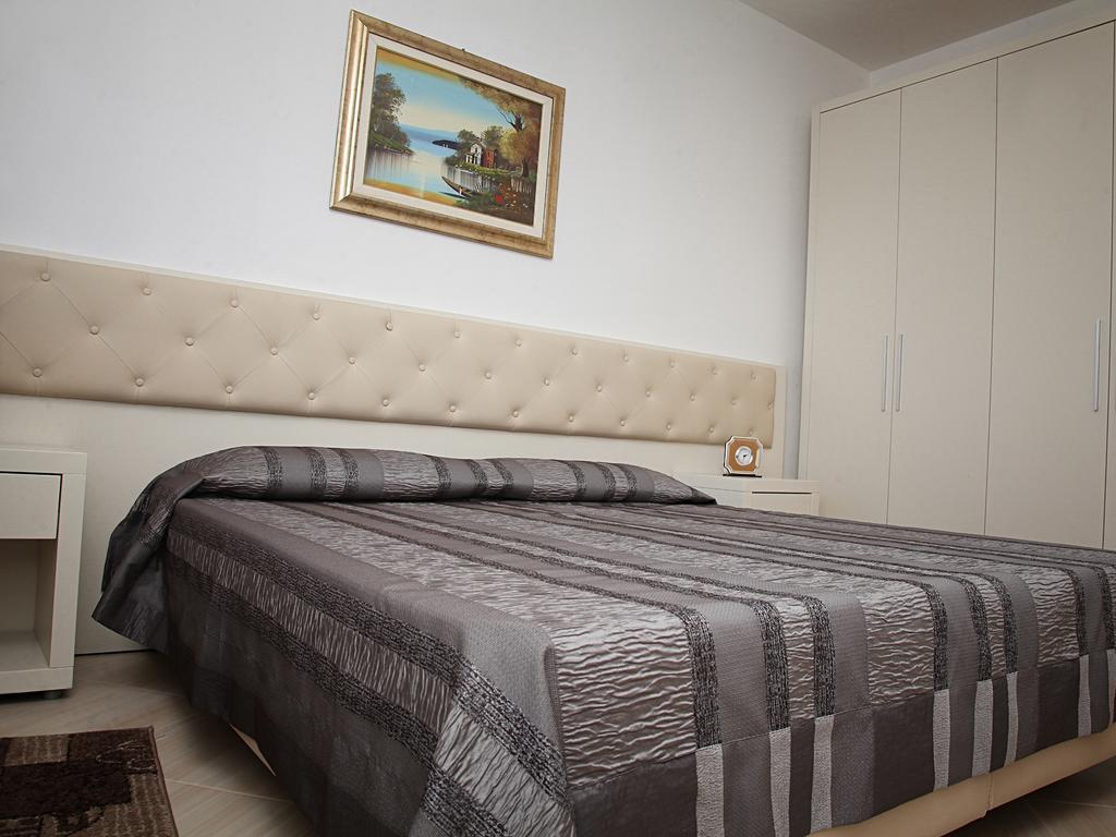 Martin Apartment Vlore Bagian luar foto