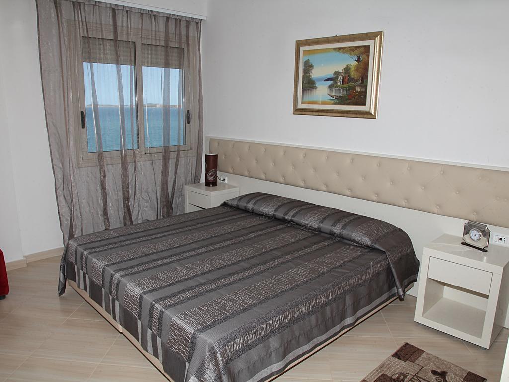 Martin Apartment Vlore Bagian luar foto